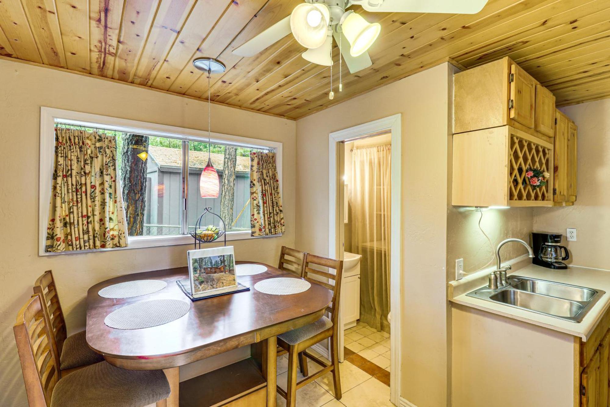 Cozy Lakeside Escape With Deck 4 Mi To Rainbow Lake Pinetop-Lakeside Εξωτερικό φωτογραφία